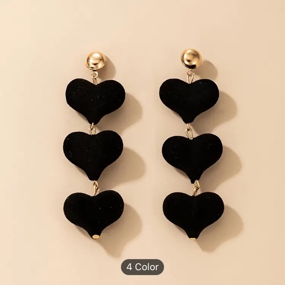 Bundle of two pairs of velvet triple heart drop earrings black and red NWT - Picture 2 of 8